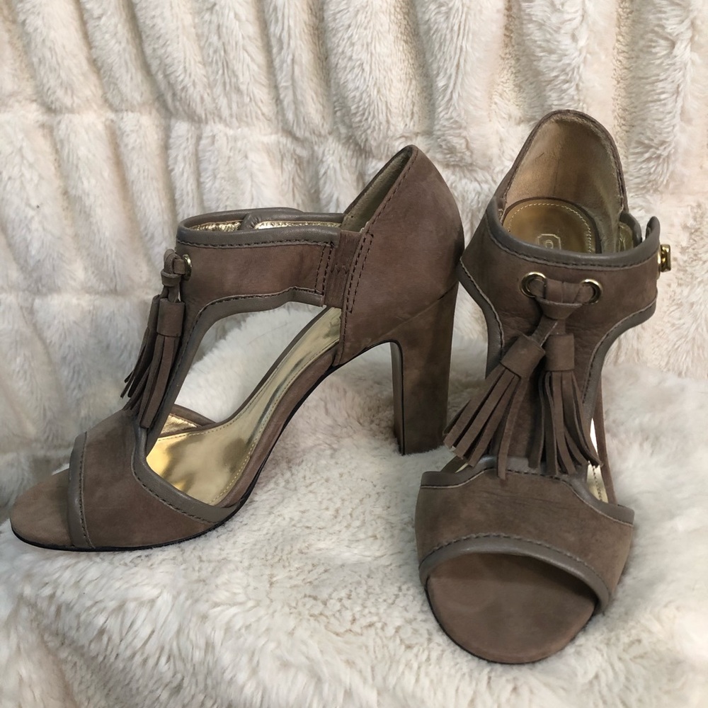 Coach size 7 tan suede tasseled sandals - Picture 1 of 4